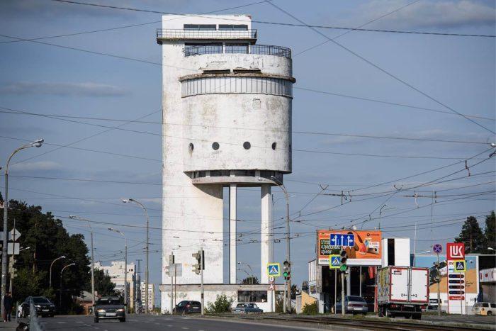 Белая башня на Уралмаше