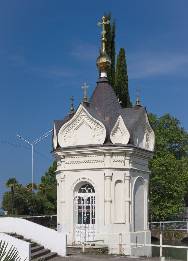 Часовня Александра III в Приморском парке
