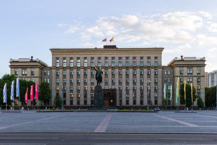 Дом Советов и площадь Ленина