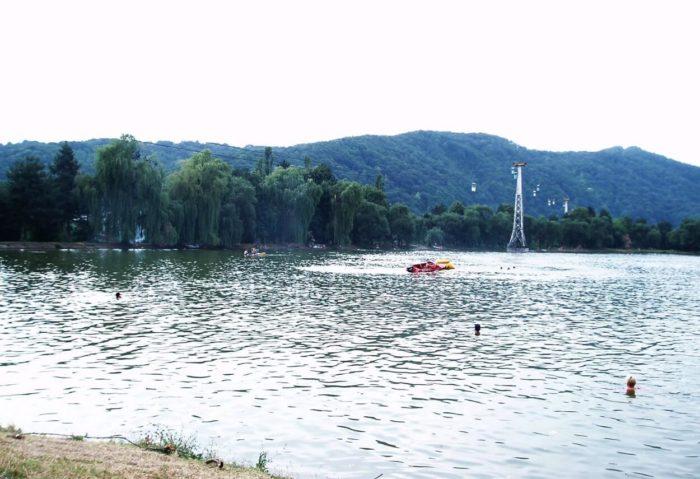 Курортное озеро