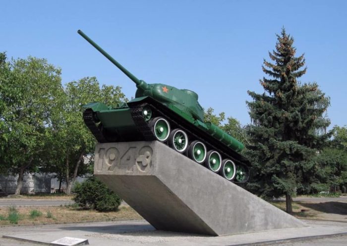 Монументальный танк Т-34