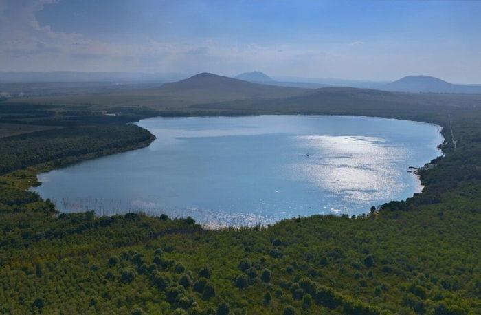 Озеро Тамбукан