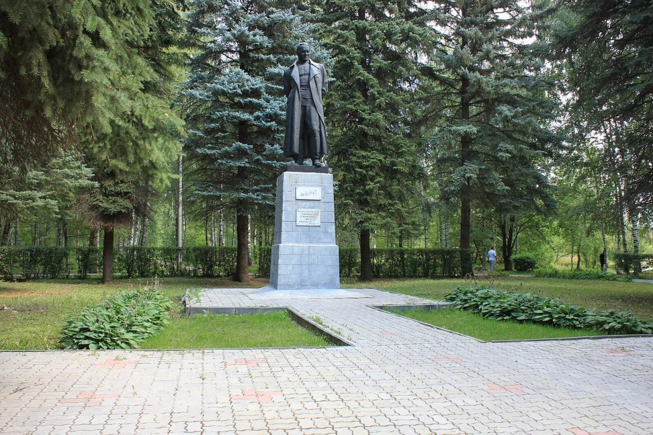 Памятник А. П. Гейдеру