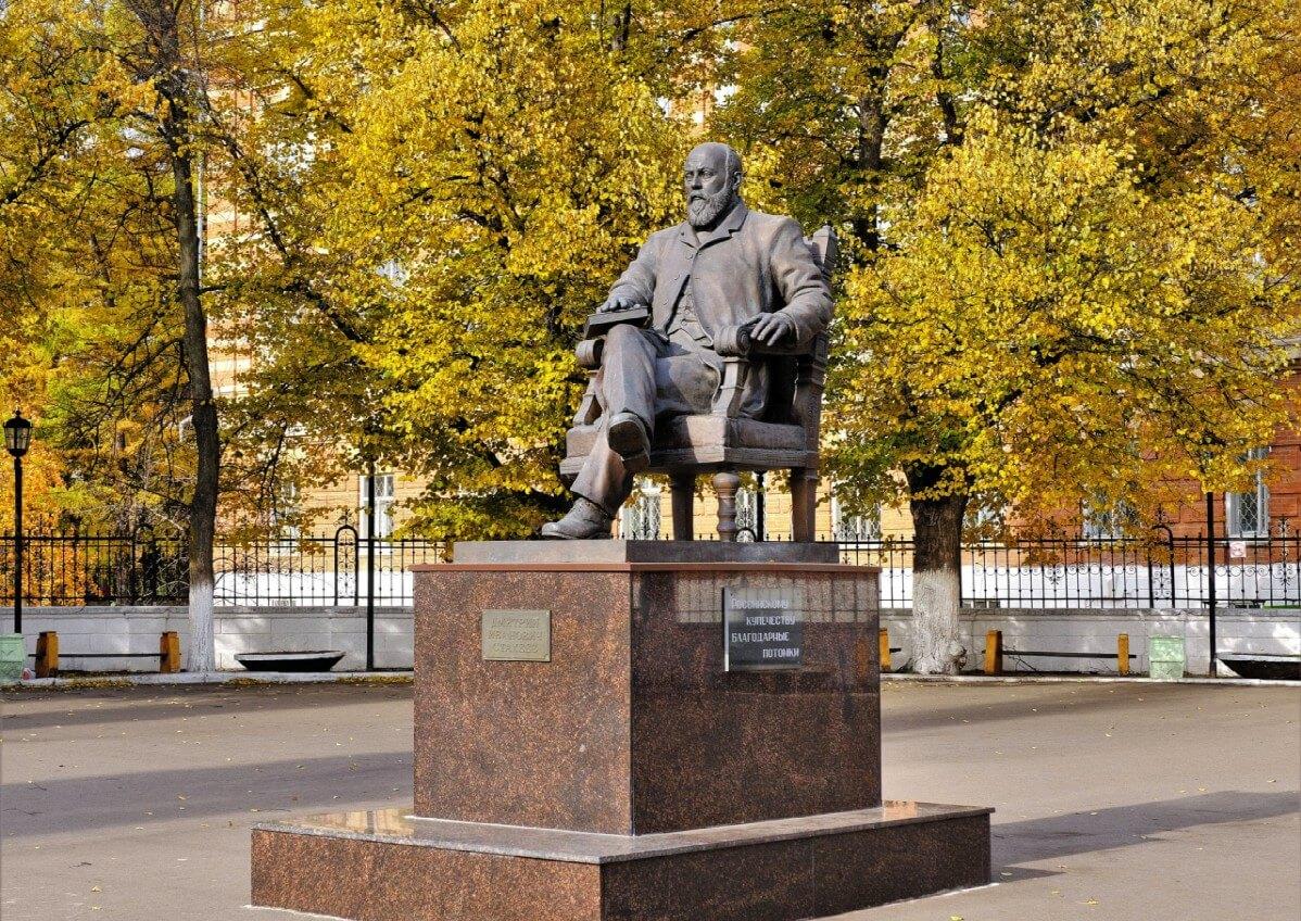 Памятник Д. И. Стахееву