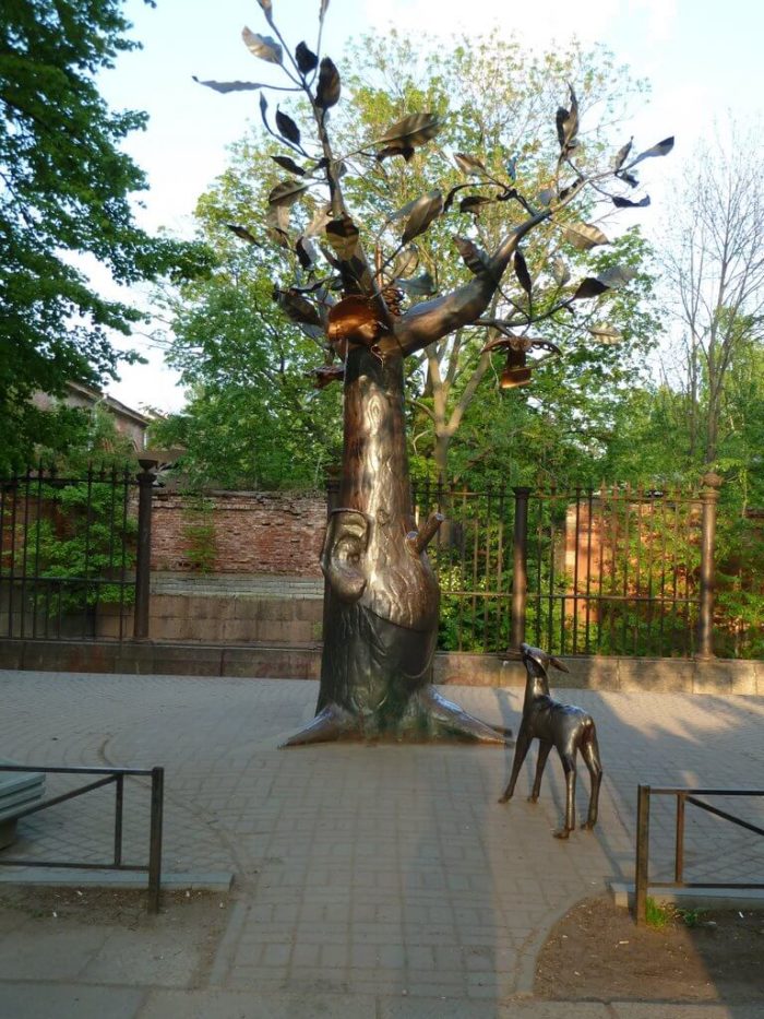 Монумент 'Wish Tree'