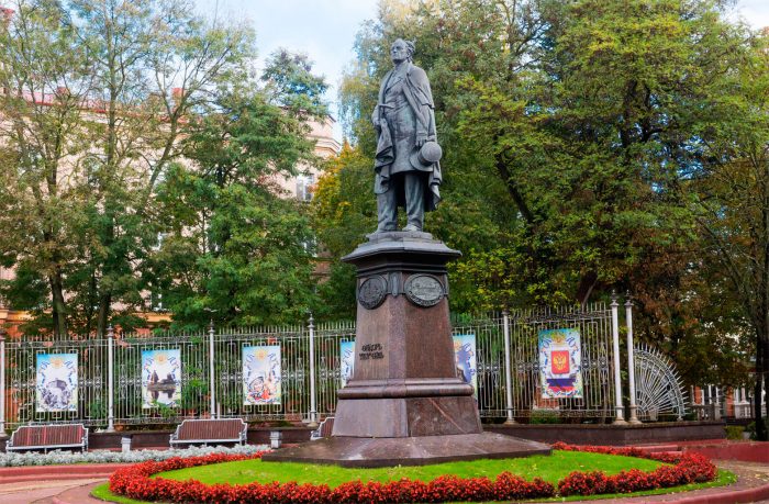 Памятник Ф. И. Тютчеву