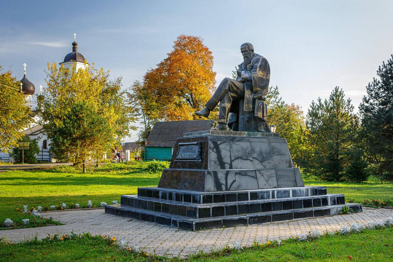 Памятник Федору Достоевскому