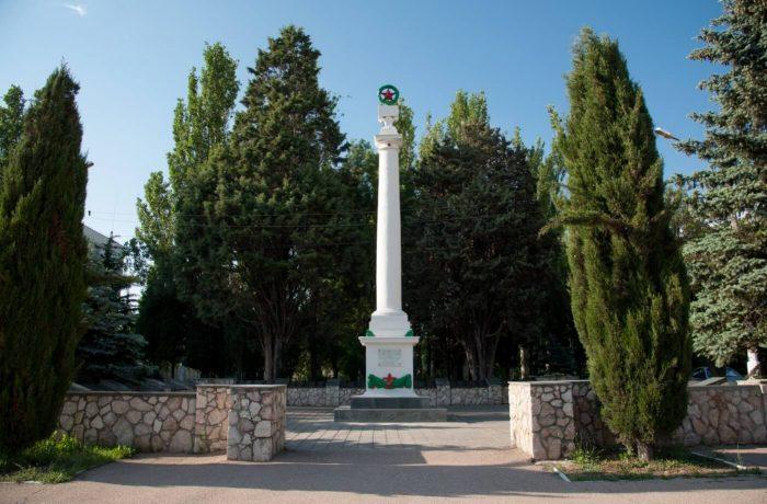 Памятник героям, павшим в Балаклавском сражении во время Второй мировой войны