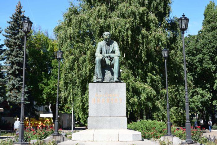Памятник Ивану Никитину