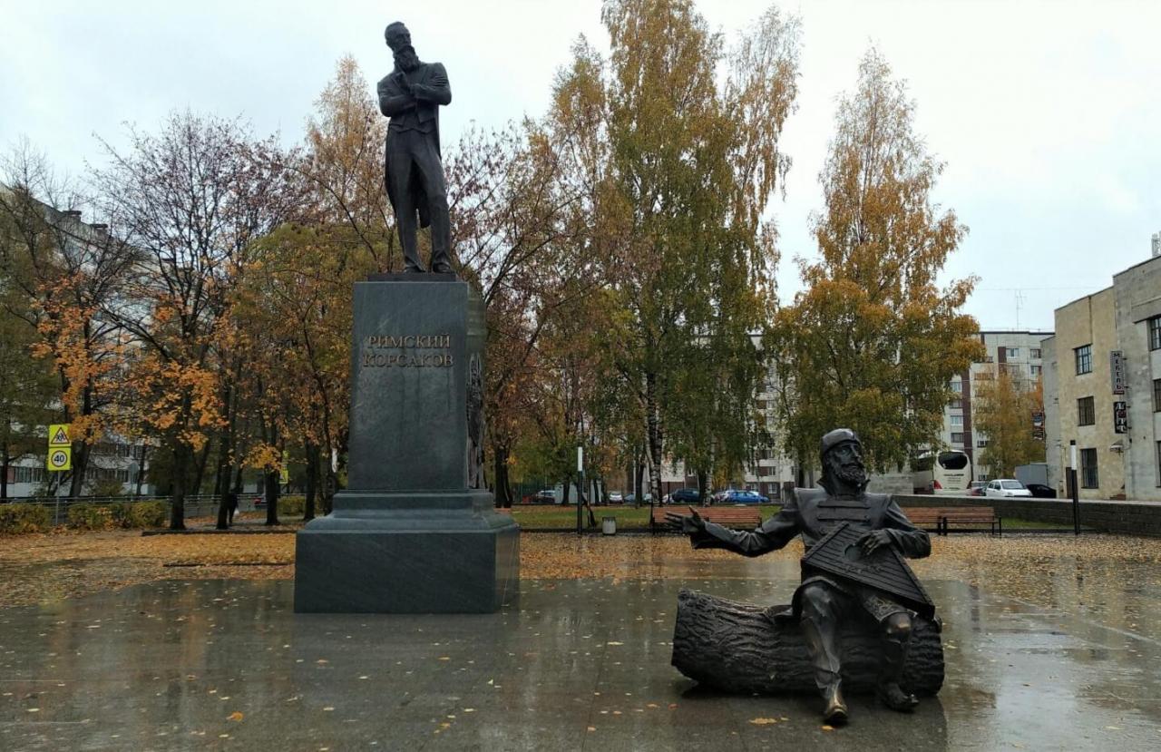 Памятник Н. А. Римскому-Корсакову