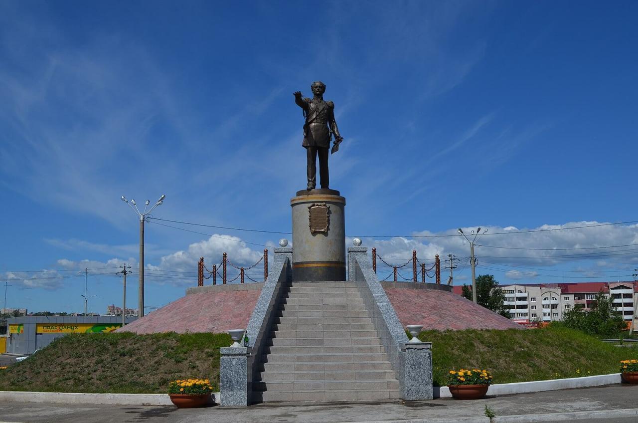 Памятник Н. Н. Муравьеву-Амурскому