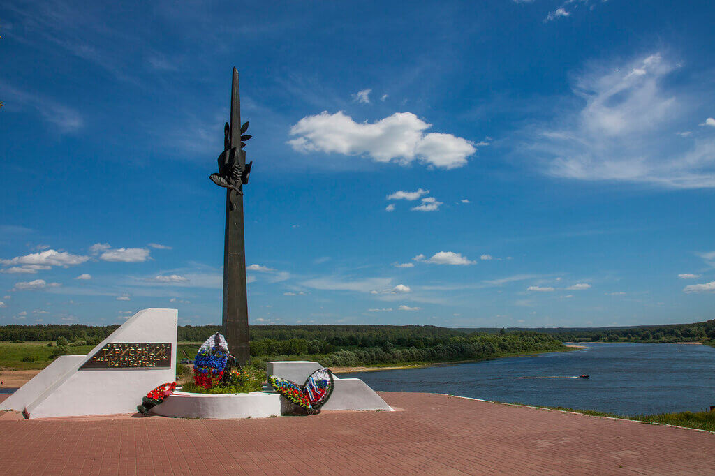 Памятник павшим в боях за Родину