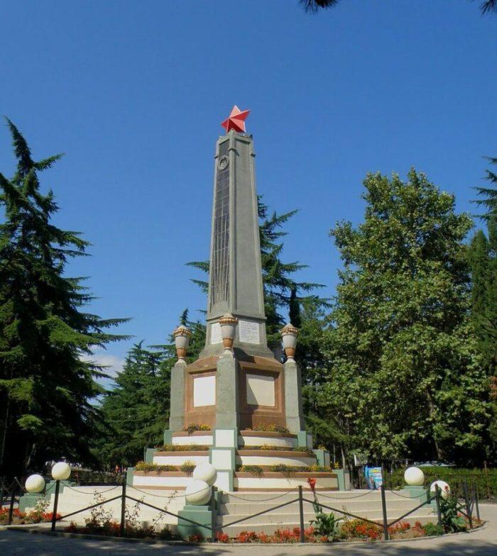 Памятник первому правительству Таврической республики