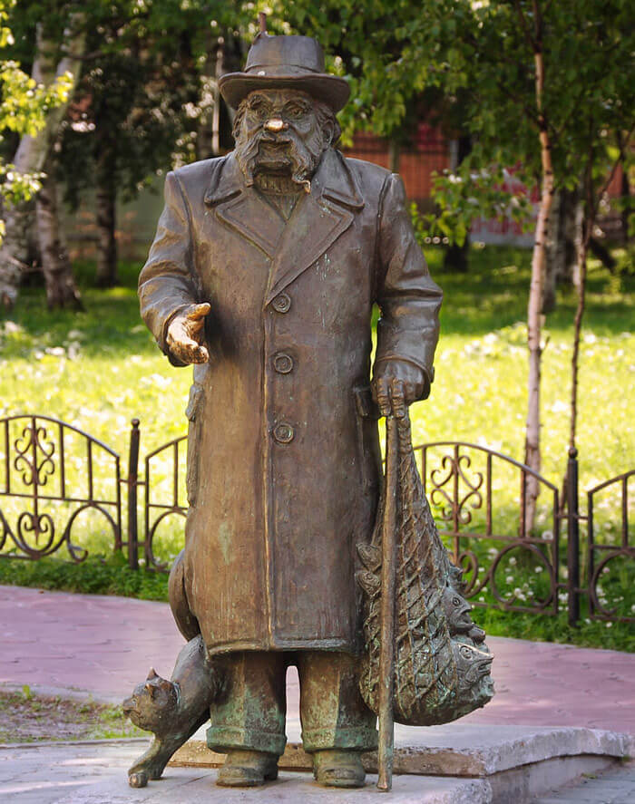 Памятник писателю С. Г. Писахову