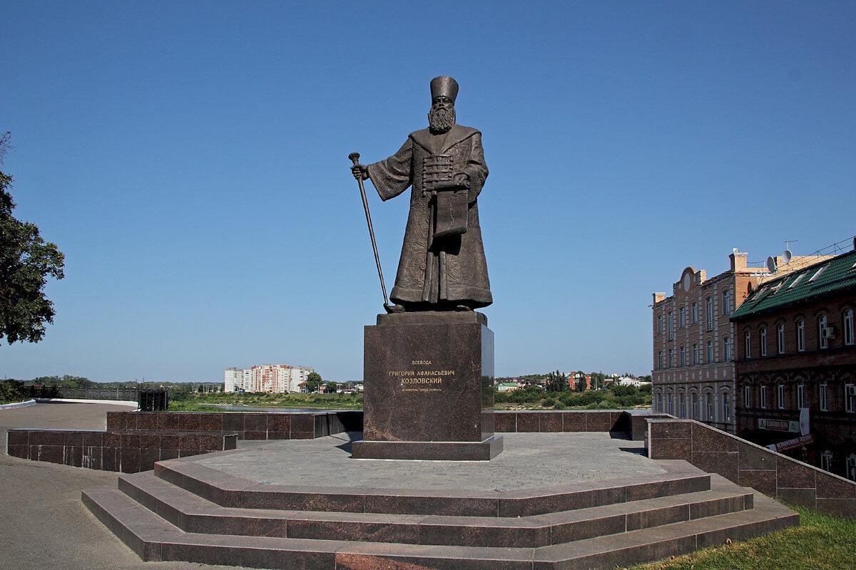 Памятник губернатору Григорию Козловскому
