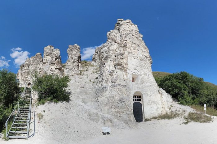 Пещерная церковь Большого дивана
