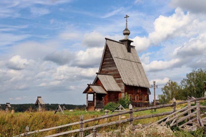 Церковь Воскресения Христова из села Виликово