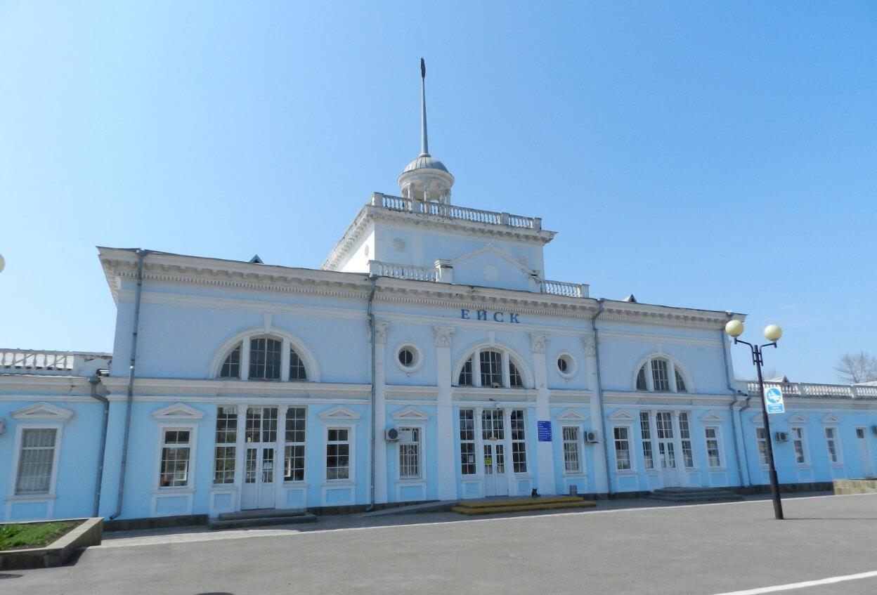 Здания железнодорожных станций